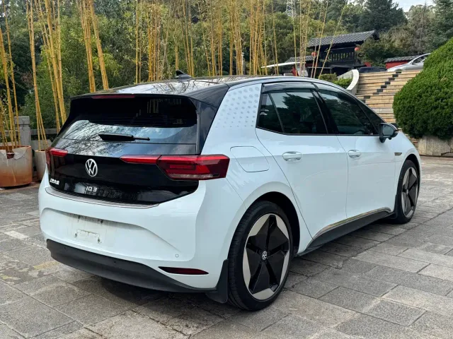 Volkswagen ID.3 — Фото автомобиля 4