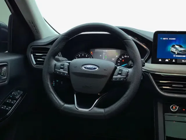 Ford Escape — Фото автомобиля 20