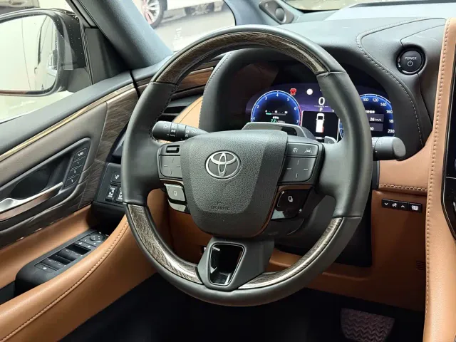 Toyota Alphard — Фото автомобиля 7
