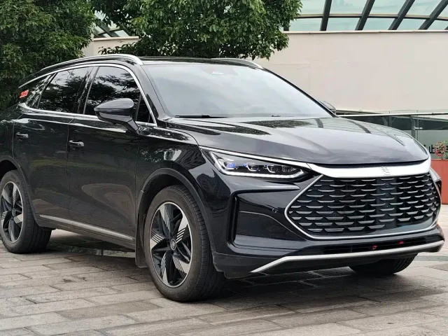 BYD Tang — Фото автомобиля 3