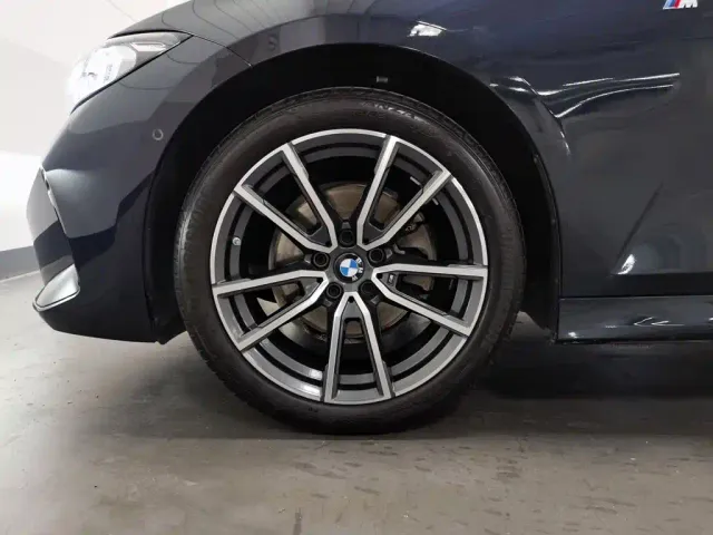 BMW 3 Series — Фото автомобиля 17