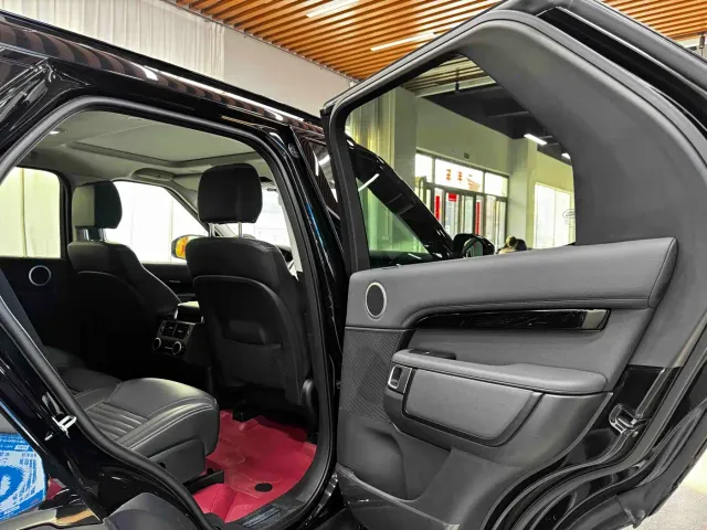 Land Rover Discovery — Фото автомобиля 10