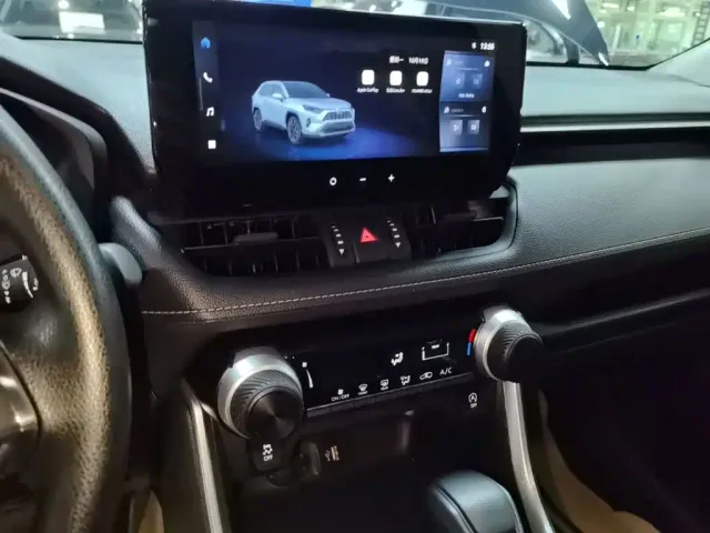 Toyota RAV4 — Фото автомобиля 12