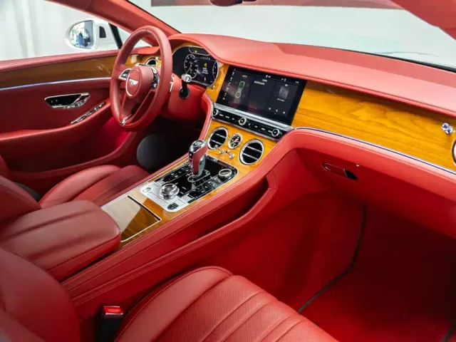 Bentley Continental — Фото автомобиля 13