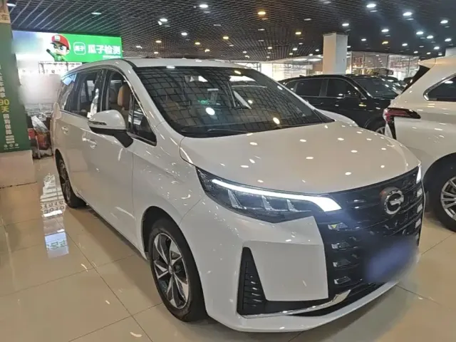 GAC Trumpchi M6 — Фото автомобиля 3