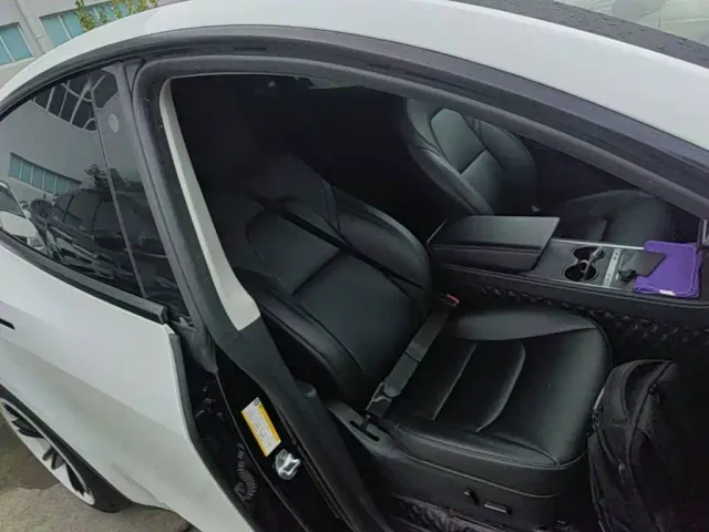 Tesla Model Y — Фото автомобиля 24
