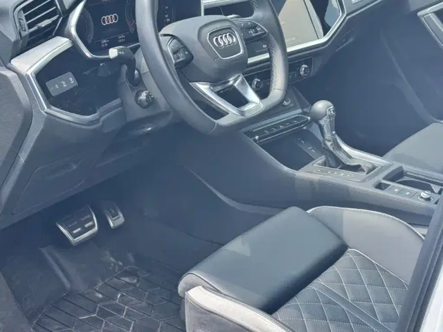 Audi Q3 — Фото автомобиля 4