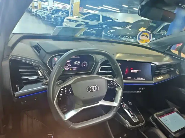 Audi Q4 e-tron — Фото автомобиля 9