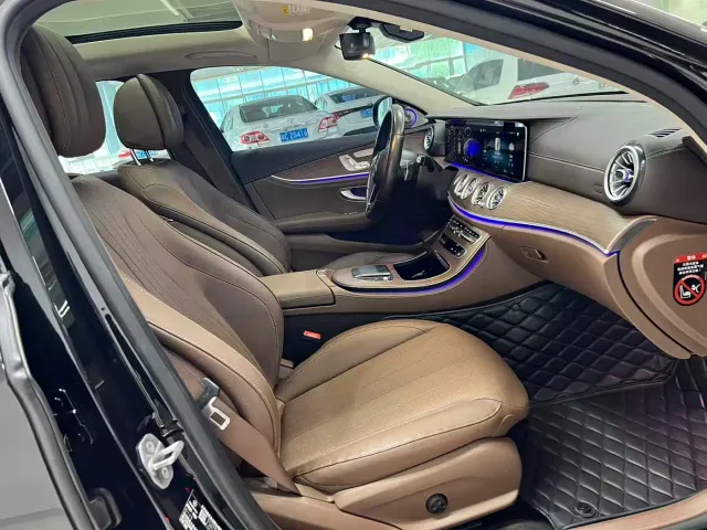 Mercedes-Benz E-Class — Фото автомобиля 7