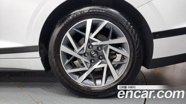 Hyundai Grandeur GN7 — Фото автомобиля 6