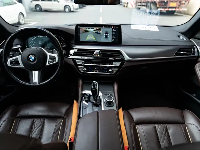BMW 5 Series — Фото автомобиля 15