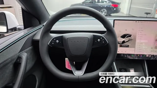 Tesla Model Y — Фото автомобиля 18