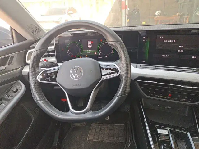 Volkswagen Lamando — Фото автомобиля 10