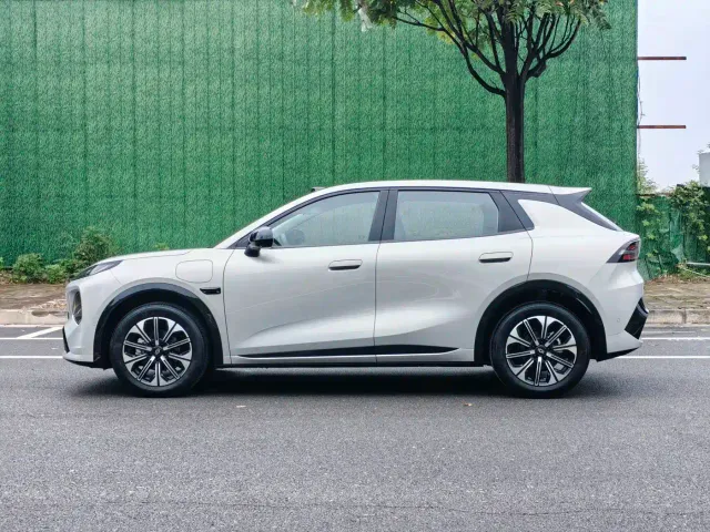 Changan Qiyuan Q05 — Фото автомобиля 8