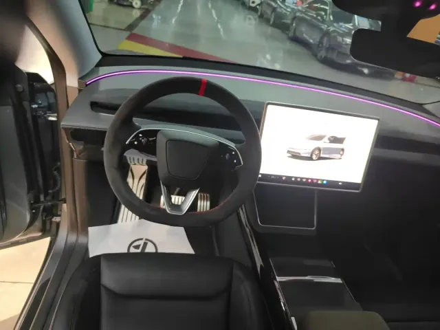 Tesla Model Y — Фото автомобиля 4
