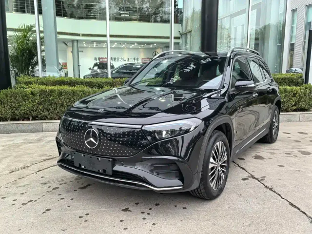 Фотография автомобиля — Mercedes-Benz EQB
