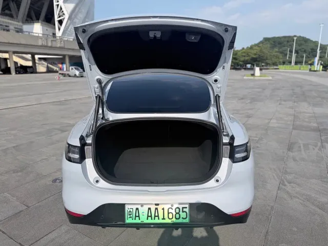 Leapmotor C01 — Фото автомобиля 10