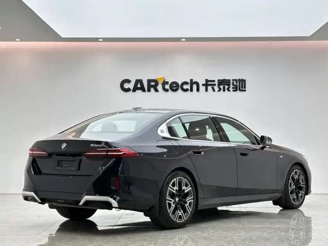 BMW 5 Series — Фото автомобиля 5