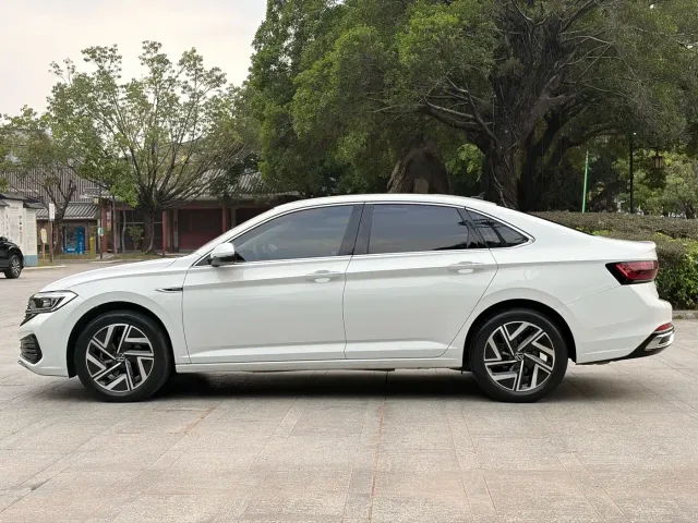 Volkswagen Sagitar — Фото автомобиля 4