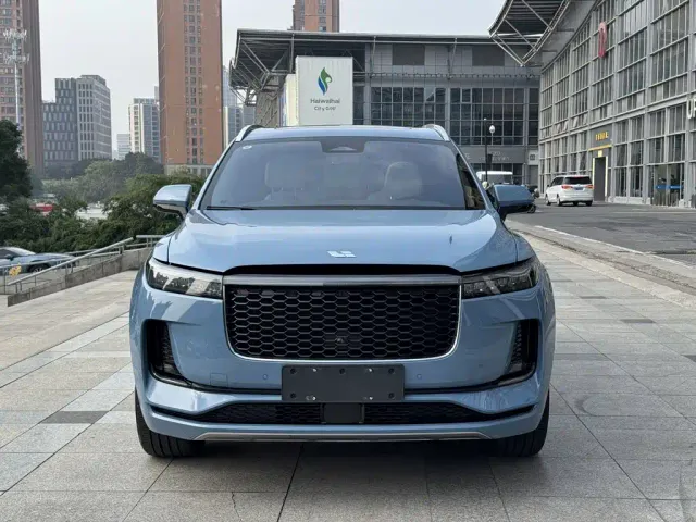 Li Auto ONE — Фото автомобиля 2