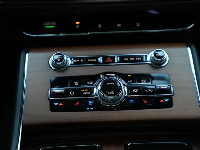 Lincoln Aviator — Фото автомобиля 15