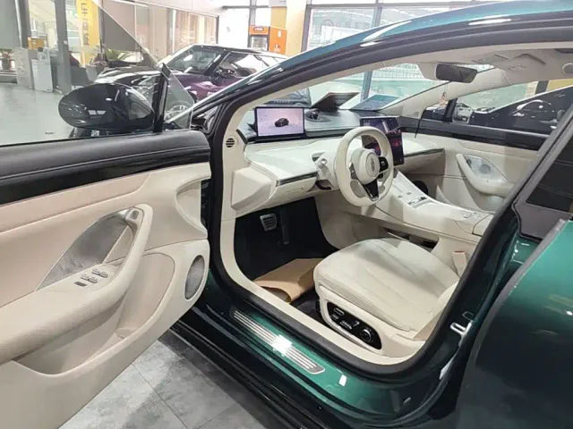 Luxeed S7 — Фото автомобиля 15