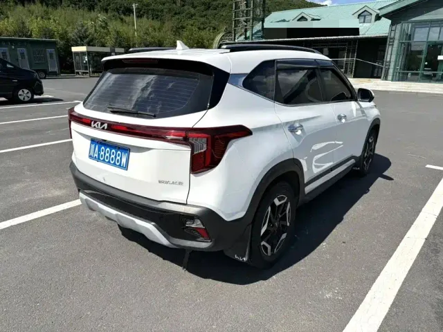Kia Seltos — Фото автомобиля 3
