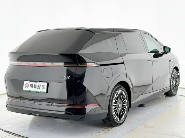Xpeng X9 — Фото автомобиля 15