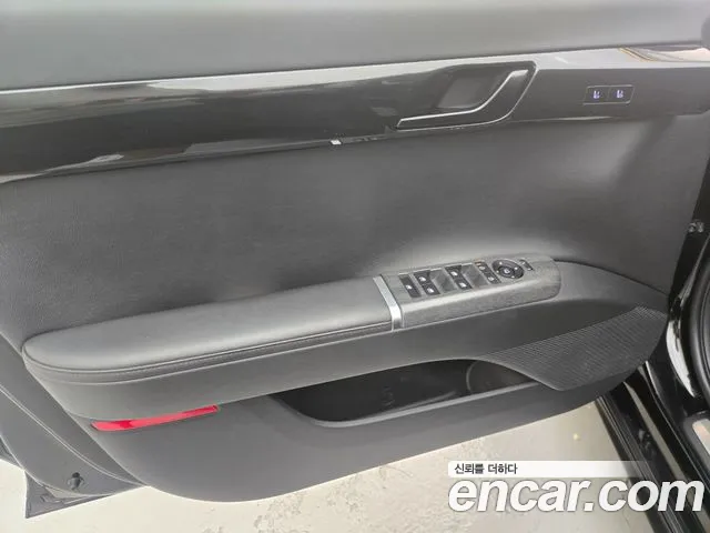 Hyundai Grandeur GN7 — Фото автомобиля 16