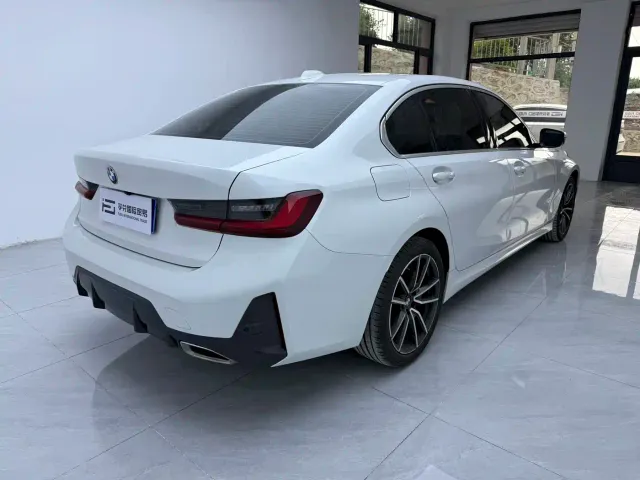 BMW 3 Series — Фото автомобиля 4