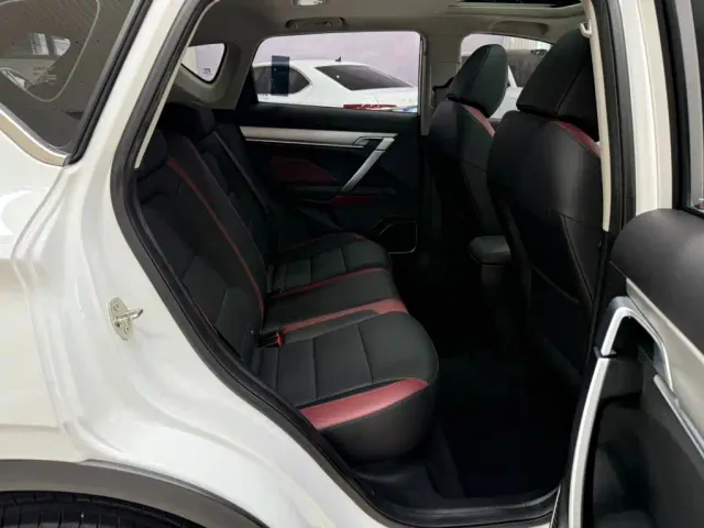 Geely Binyue — Фото автомобиля 21