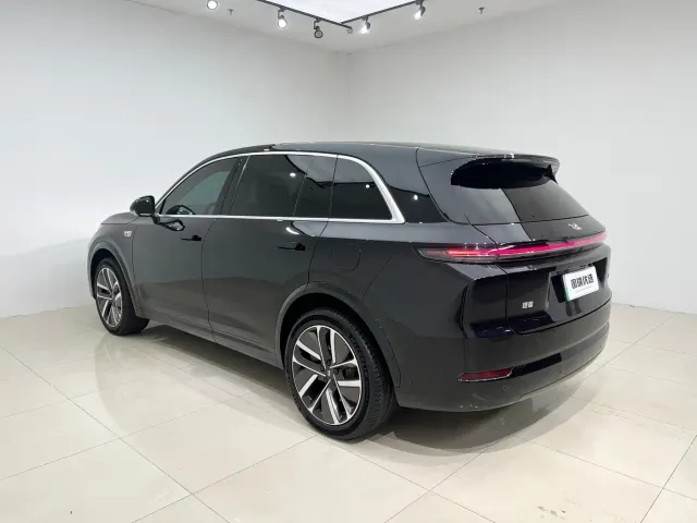 Li Auto L7 — Фото автомобиля 4