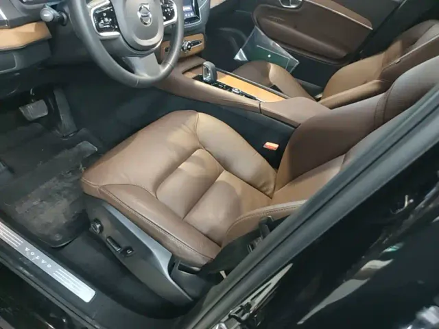 Volvo XC90 — Фото автомобиля 14