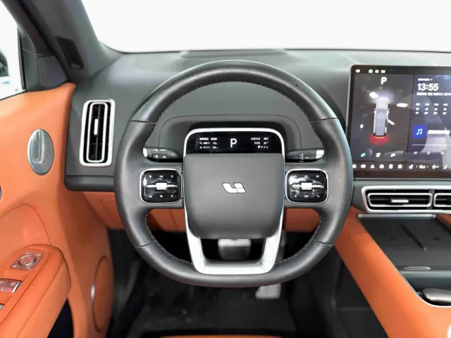 Li Auto L9 — Фото автомобиля 14