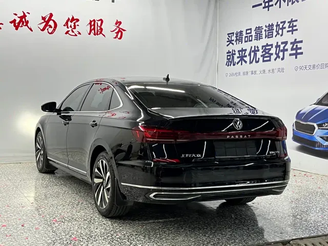 Volkswagen Passat — Фото автомобиля 16