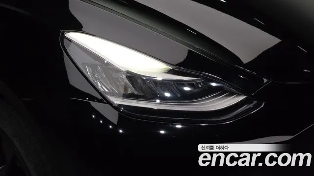 Tesla Model Y — Фото автомобиля 19