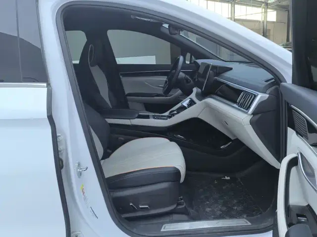 BYD Song PLUS — Фото автомобиля 8