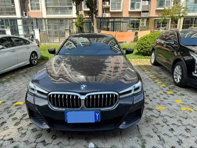 BMW 5 Series — Фото автомобиля 2