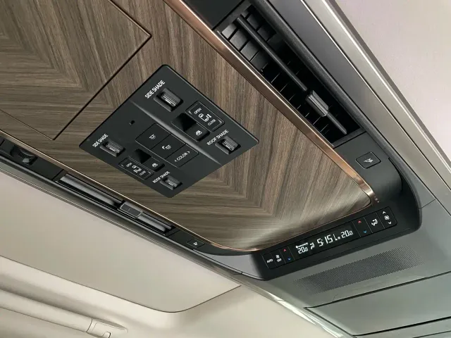 Lexus LM — Фото автомобиля 12