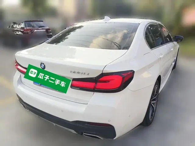 BMW 5 Series — Фото автомобиля 9