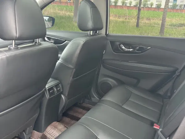 Nissan X-Trail — Фото автомобиля 10