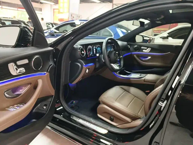 Mercedes-Benz E-Class — Фото автомобиля 15