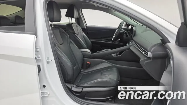 Hyundai Avante CN7 — Фото автомобиля 11