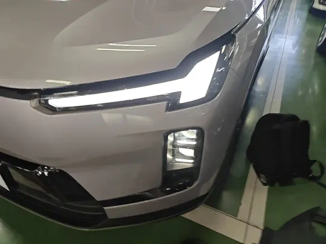 Volvo XC70 Plug-in Hybrid — Фото автомобиля 23