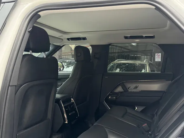 Land Rover Range Rover Sport — Фото автомобиля 16