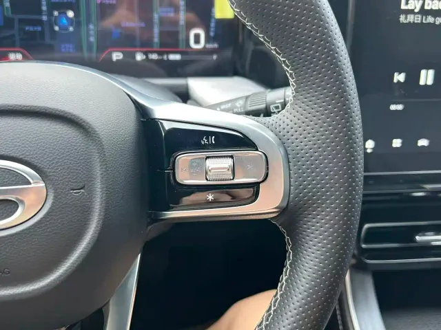 GAC Trumpchi GS8 — Фото автомобиля 20