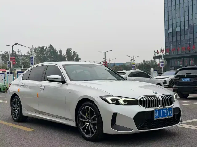 BMW 3 Series — Фото автомобиля 4