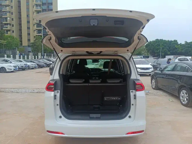 GAC Trumpchi M6 — Фото автомобиля 18