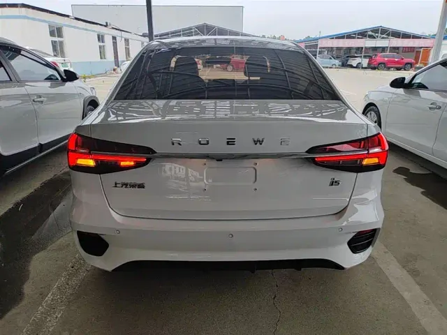 Roewe i5 — Фото автомобиля 5
