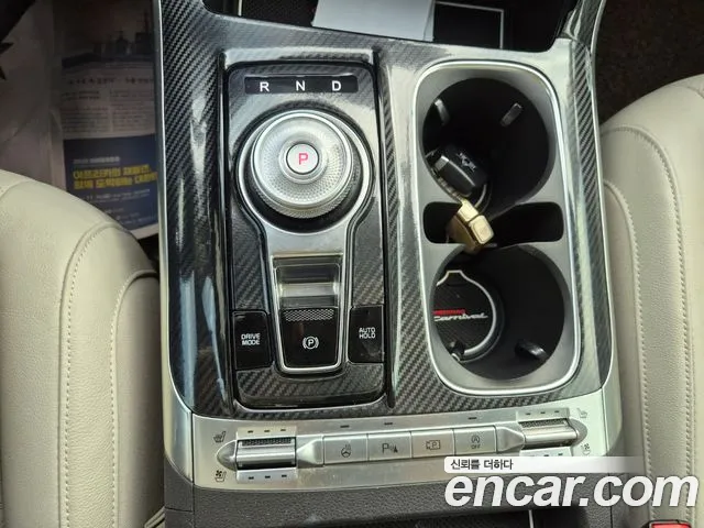 Kia Carnival Generation 4 — Фото автомобиля 10